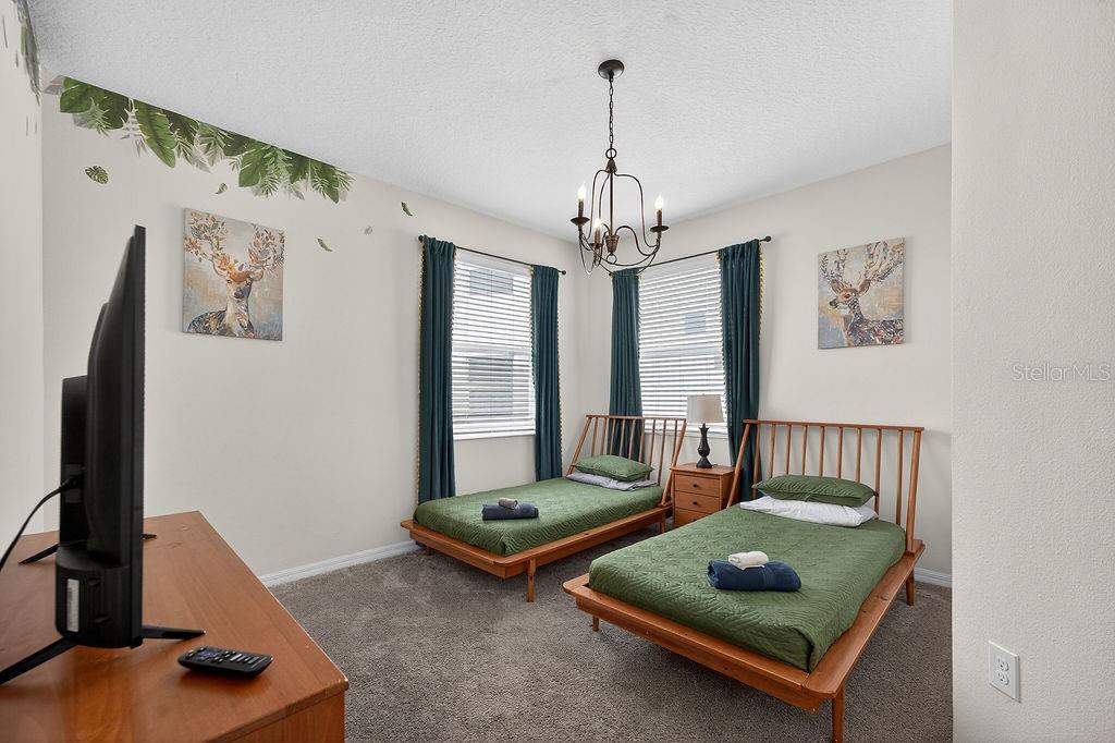 Image 29 of 43 For 3141 Paradox Circle 201