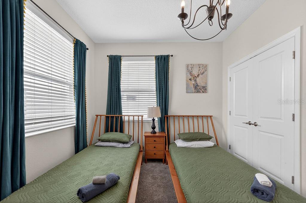 Image 31 of 43 For 3141 Paradox Circle 201