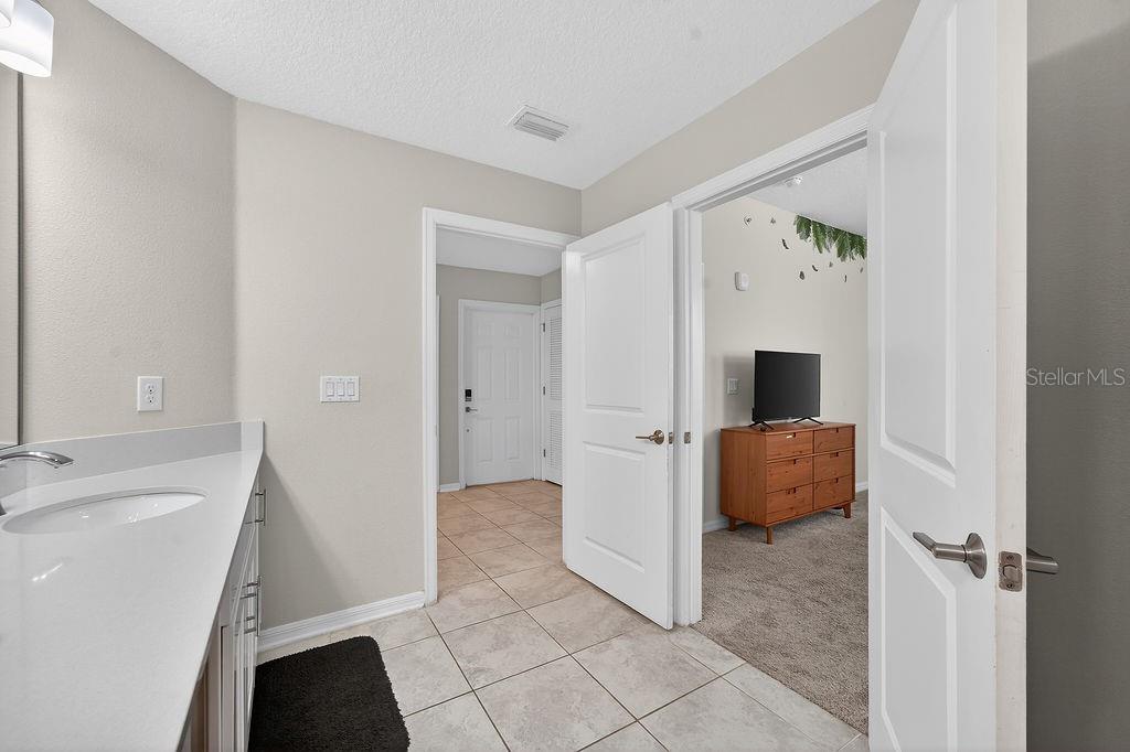 Image 36 of 43 For 3141 Paradox Circle 201