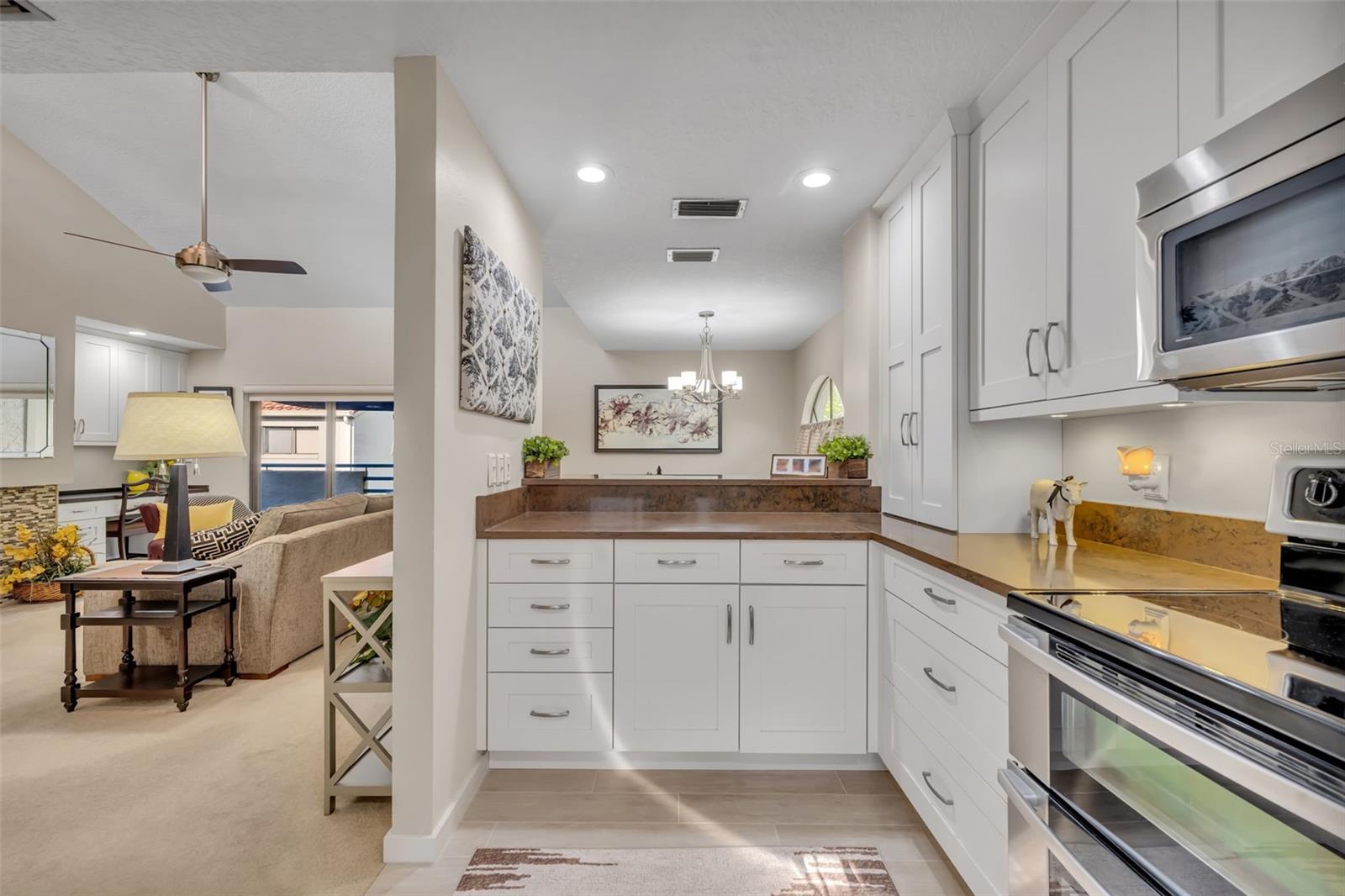 Image 16 of 33 For 1000 Winderley Place 239