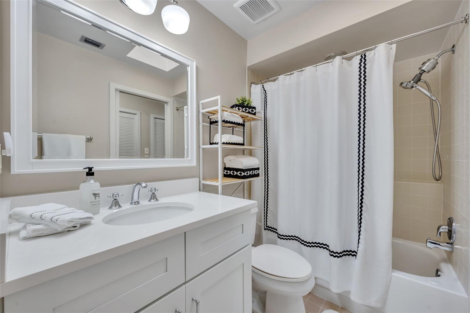 Image 27 of 33 For 1000 Winderley Place 239