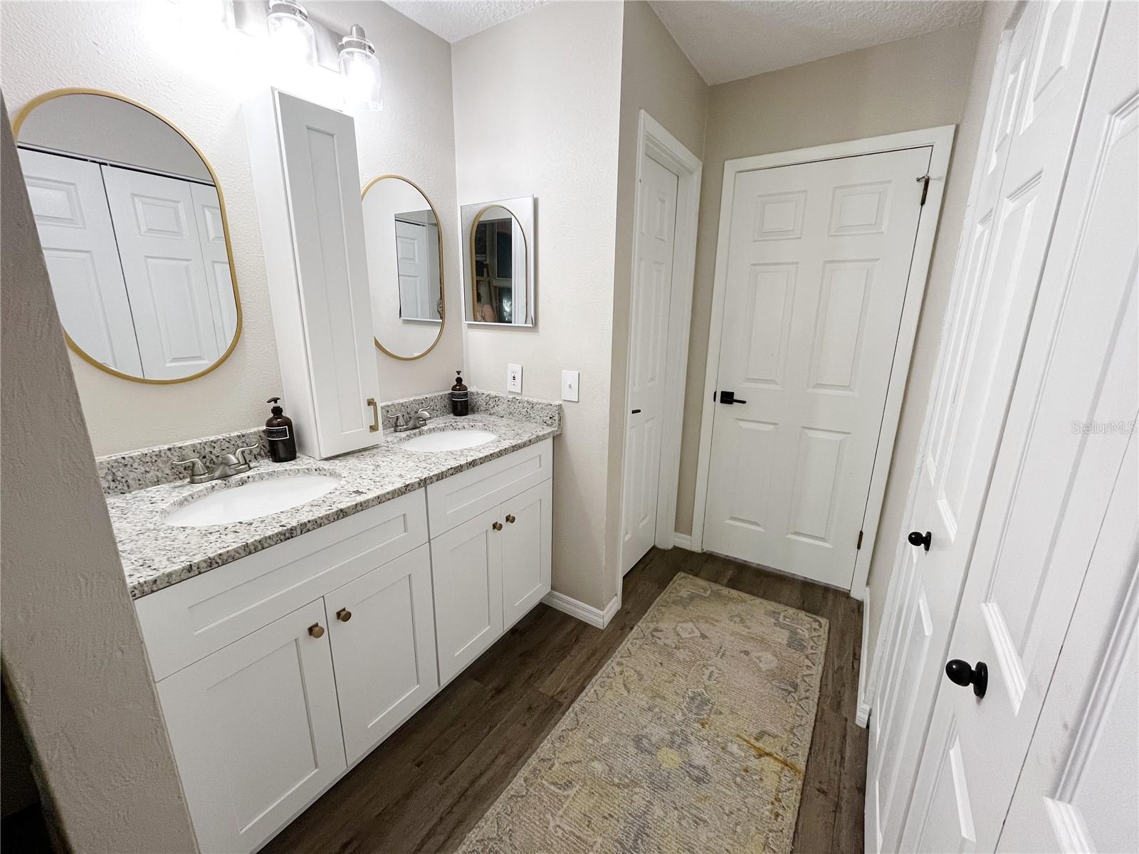 Image 10 of 13 For 16 Raintree Court