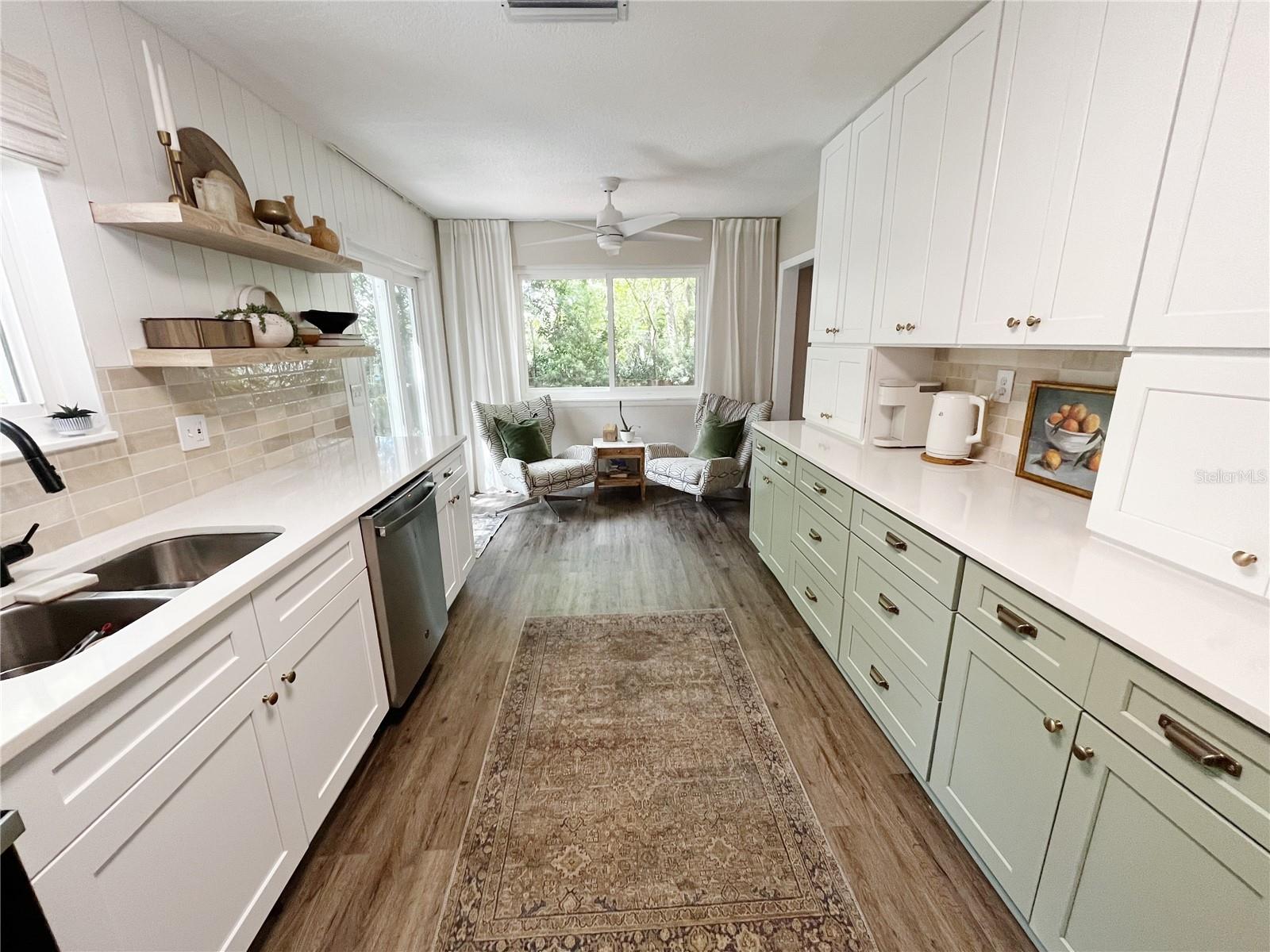 Image 8 of 13 For 16 Raintree Court