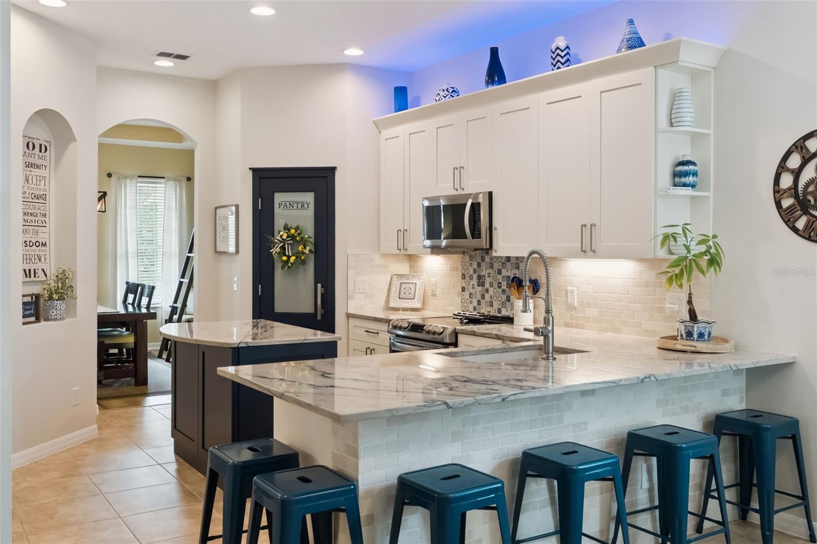 Image 13 of 60 For 420 Park Lake Drive