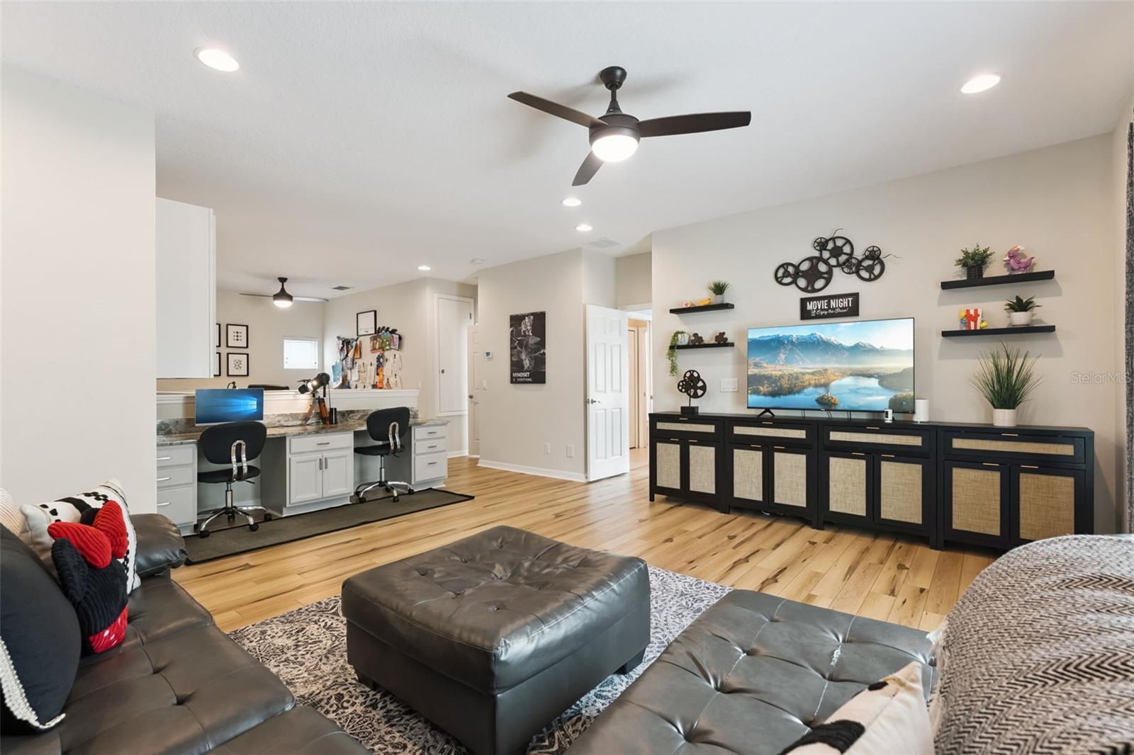 Image 23 of 60 For 420 Park Lake Drive