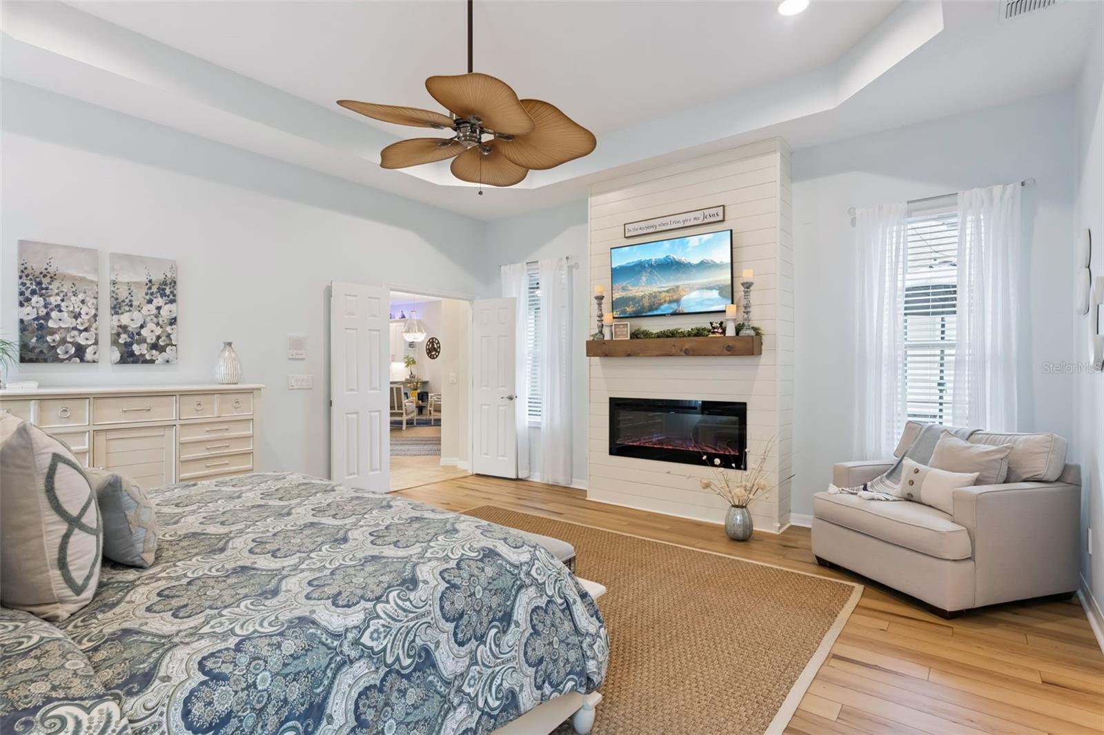 Image 25 of 60 For 420 Park Lake Drive