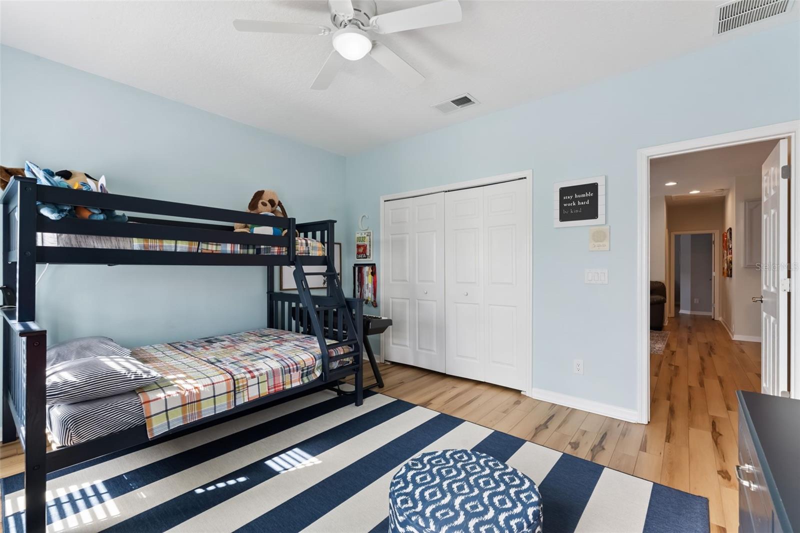 Image 33 of 60 For 420 Park Lake Drive