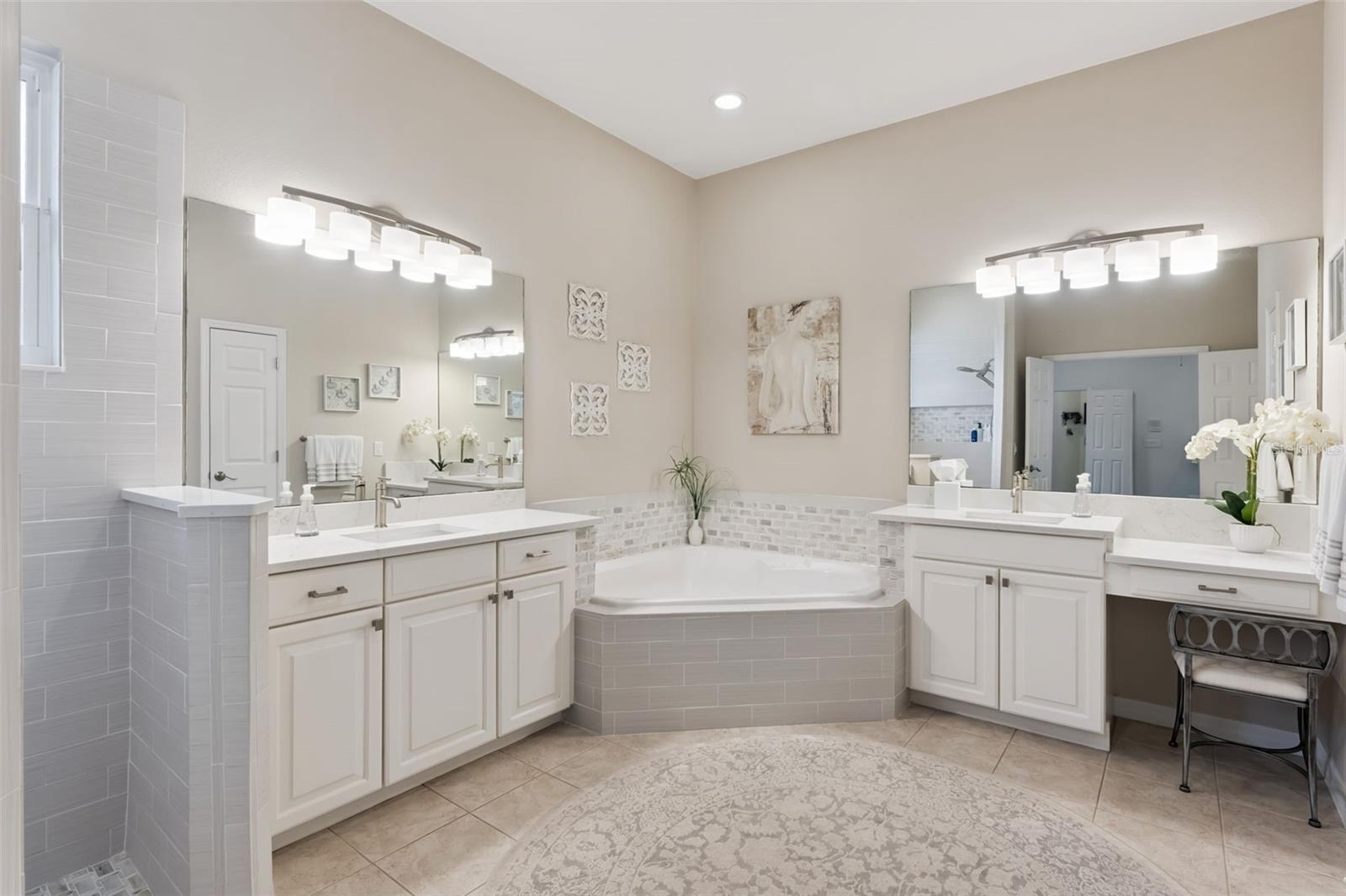 Image 37 of 60 For 420 Park Lake Drive