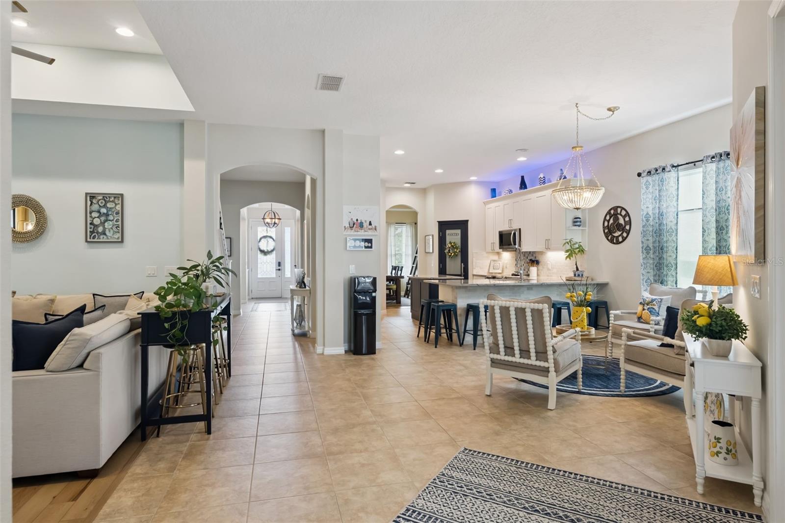 Image 6 of 60 For 420 Park Lake Drive