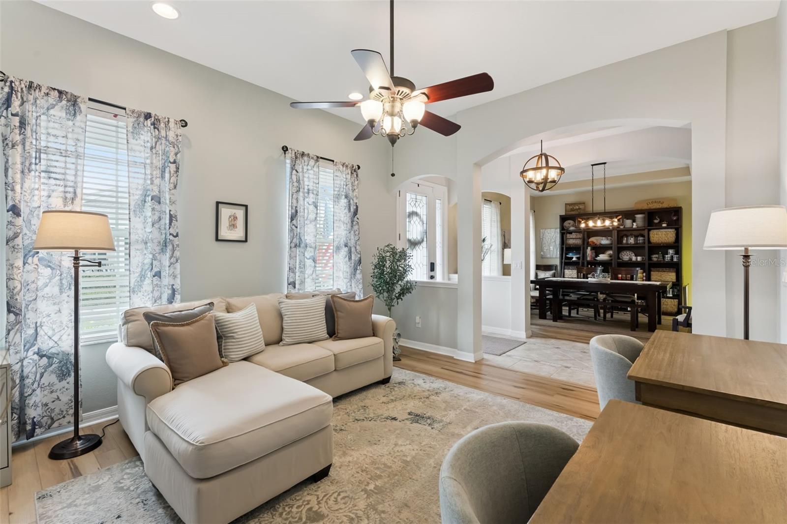 Image 7 of 60 For 420 Park Lake Drive