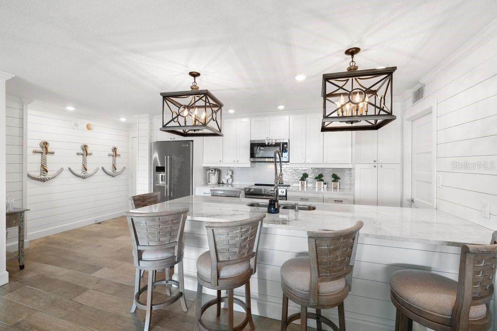 Image 7 of 28 For 420 64th Avenue 804