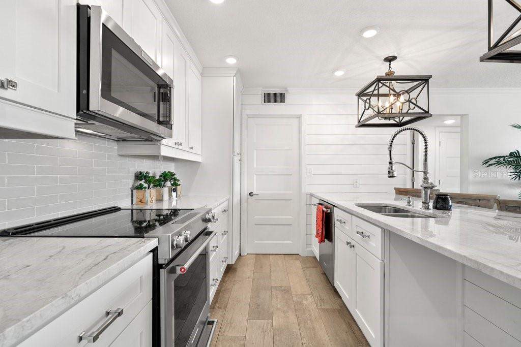 Image 8 of 28 For 420 64th Avenue 804