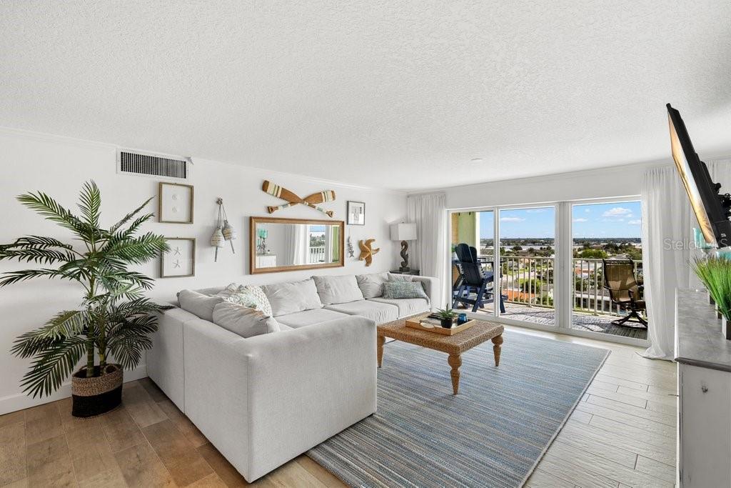 Image 9 of 28 For 420 64th Avenue 804