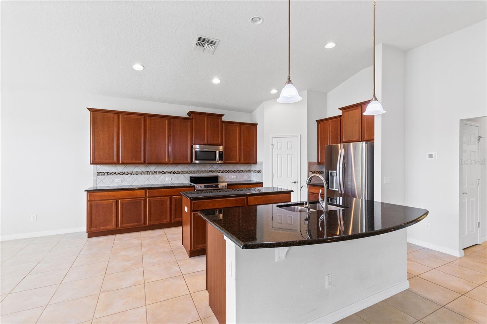 Image 12 of 39 For 30139 Hackney Loop