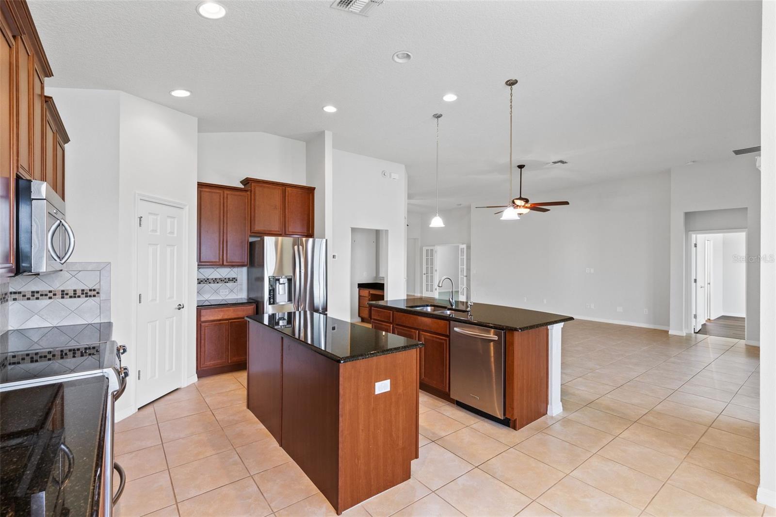 Image 13 of 39 For 30139 Hackney Loop