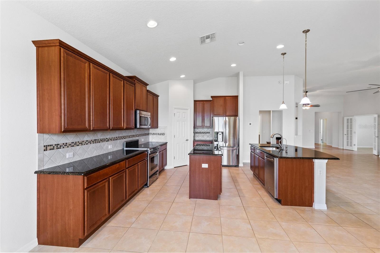 Image 14 of 39 For 30139 Hackney Loop