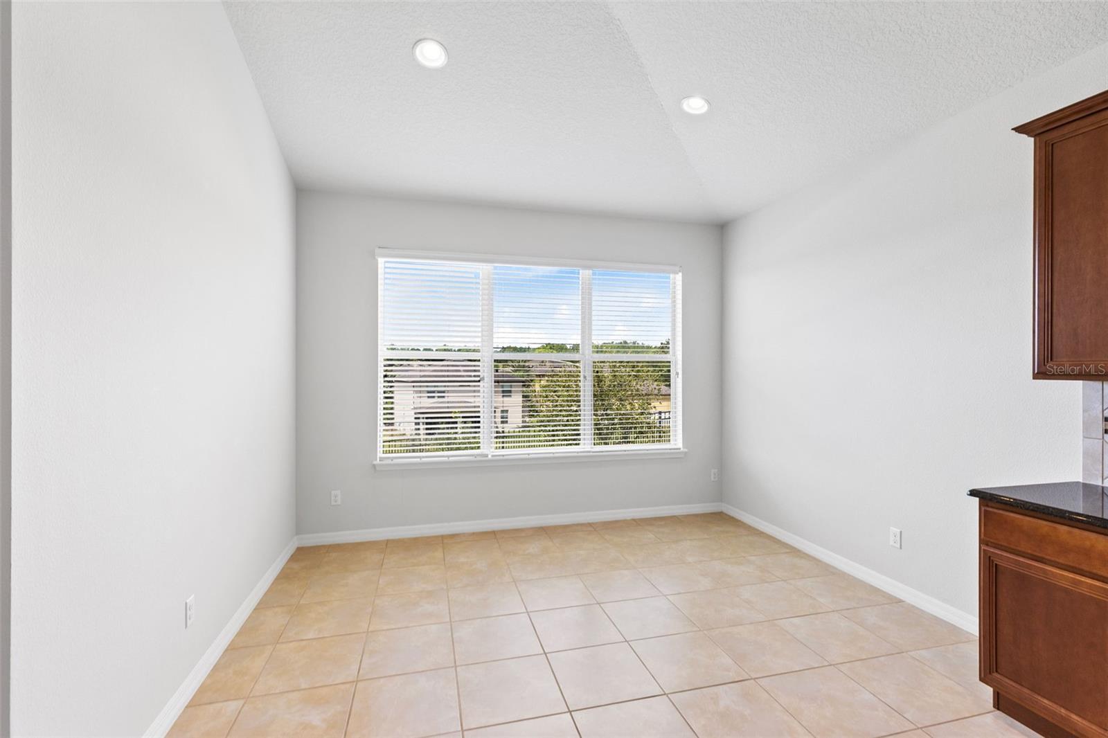 Image 16 of 39 For 30139 Hackney Loop