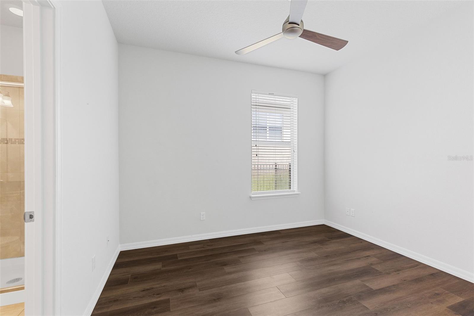 Image 18 of 39 For 30139 Hackney Loop