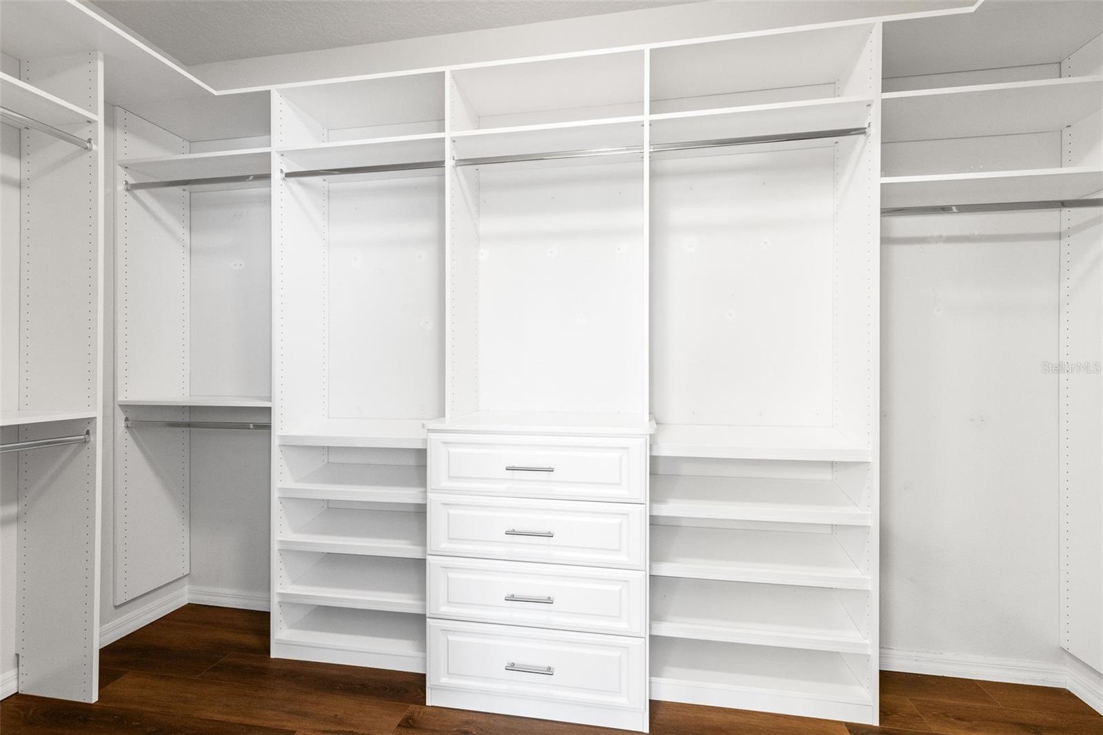 Image 24 of 39 For 30139 Hackney Loop