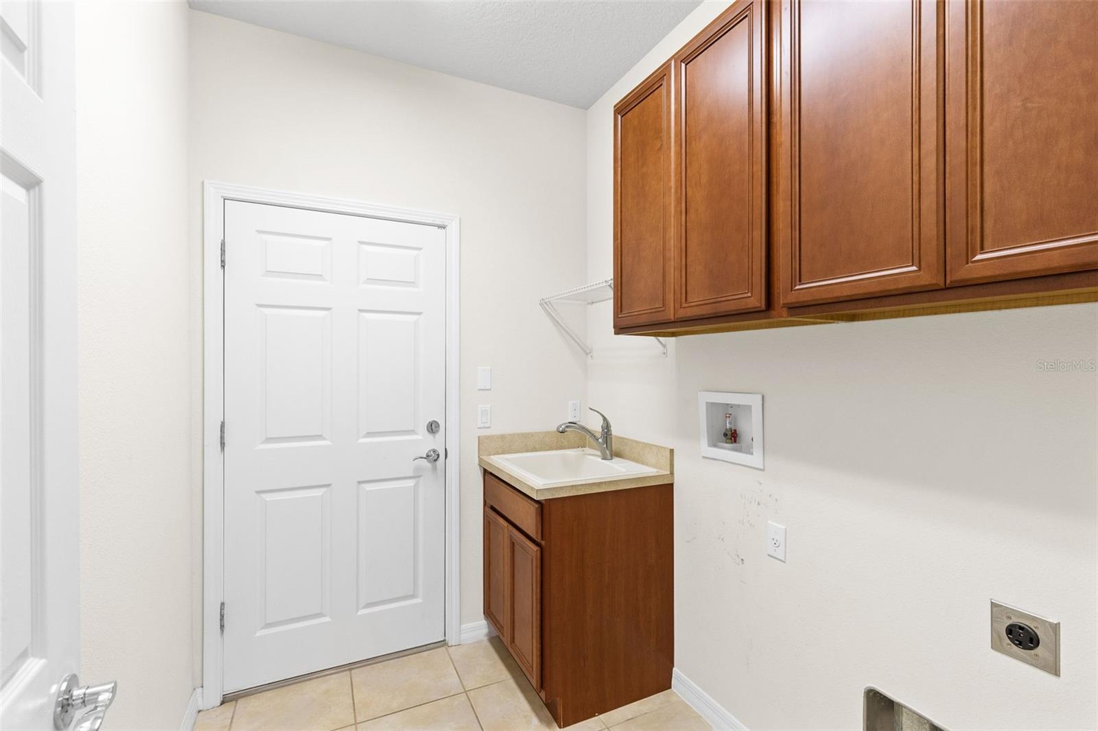 Image 26 of 39 For 30139 Hackney Loop