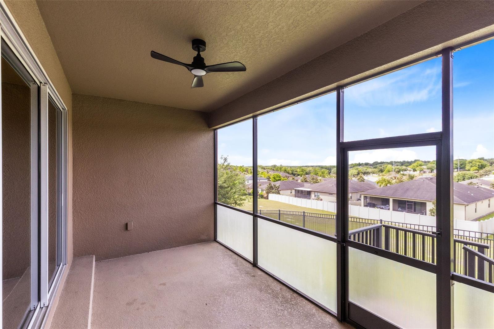 Image 27 of 39 For 30139 Hackney Loop