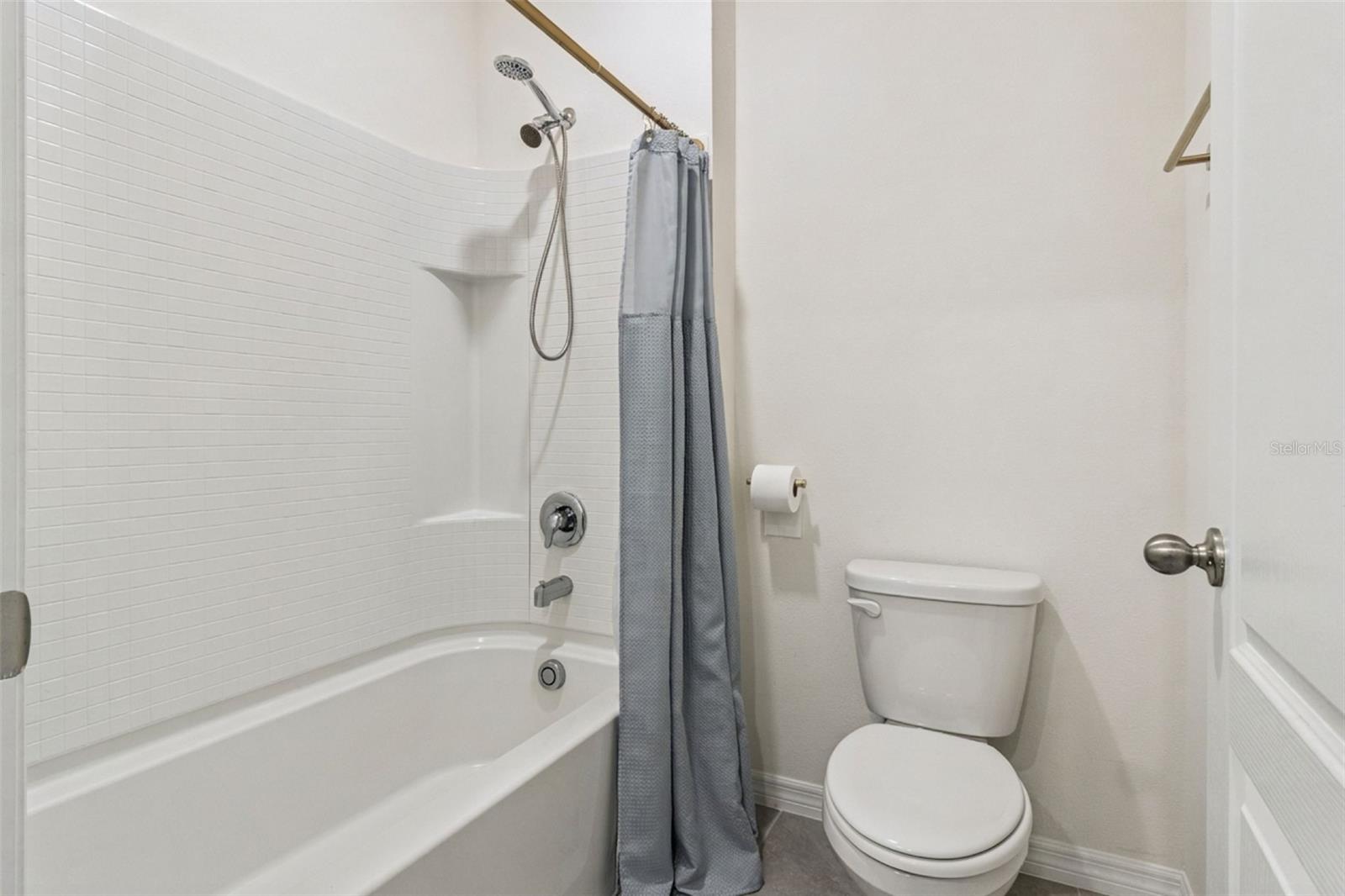 Image 32 of 45 For 3914 Resting Robin Avenue