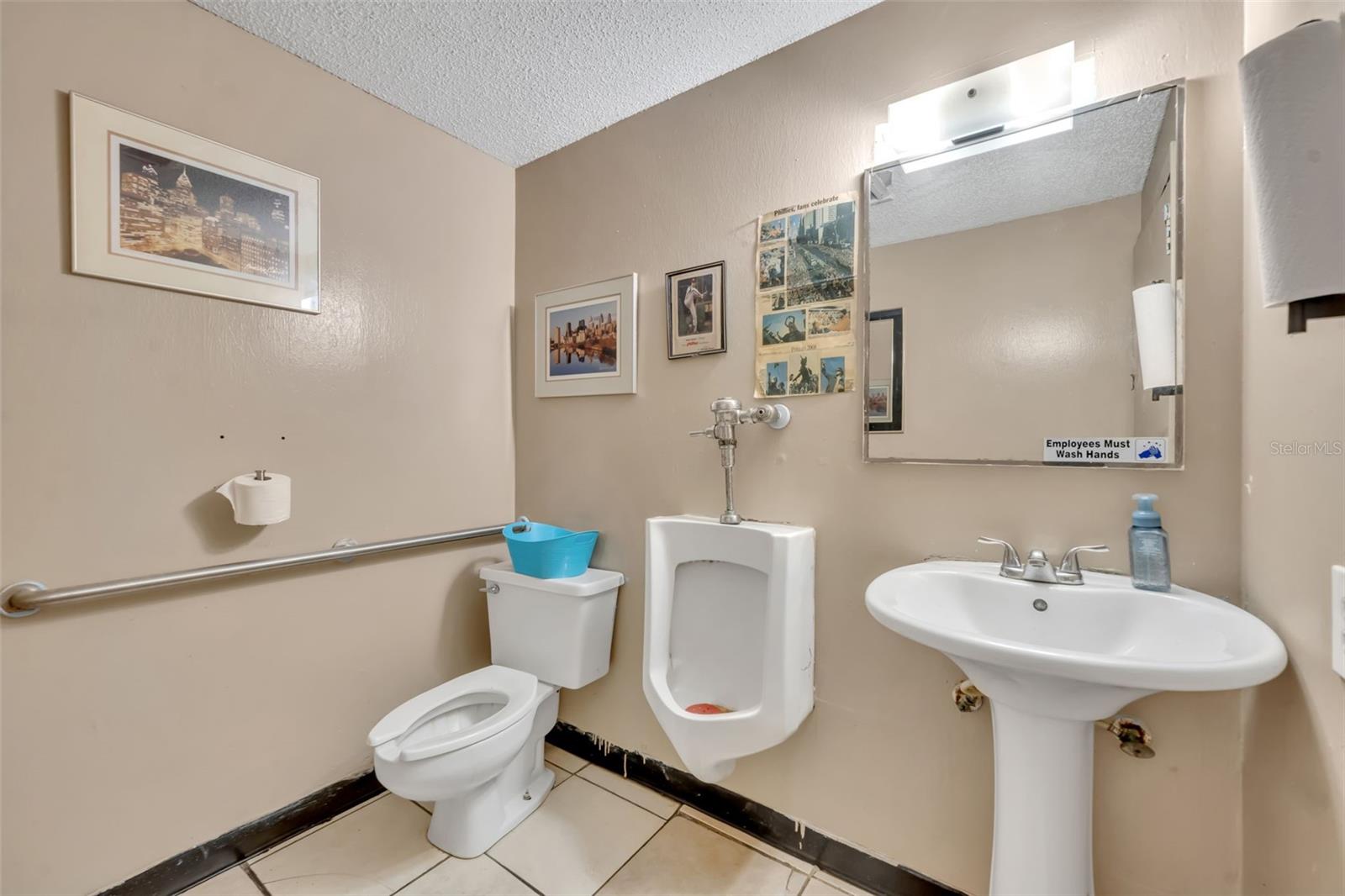 Image 21 of 72 For 2200 Volusia Avenue