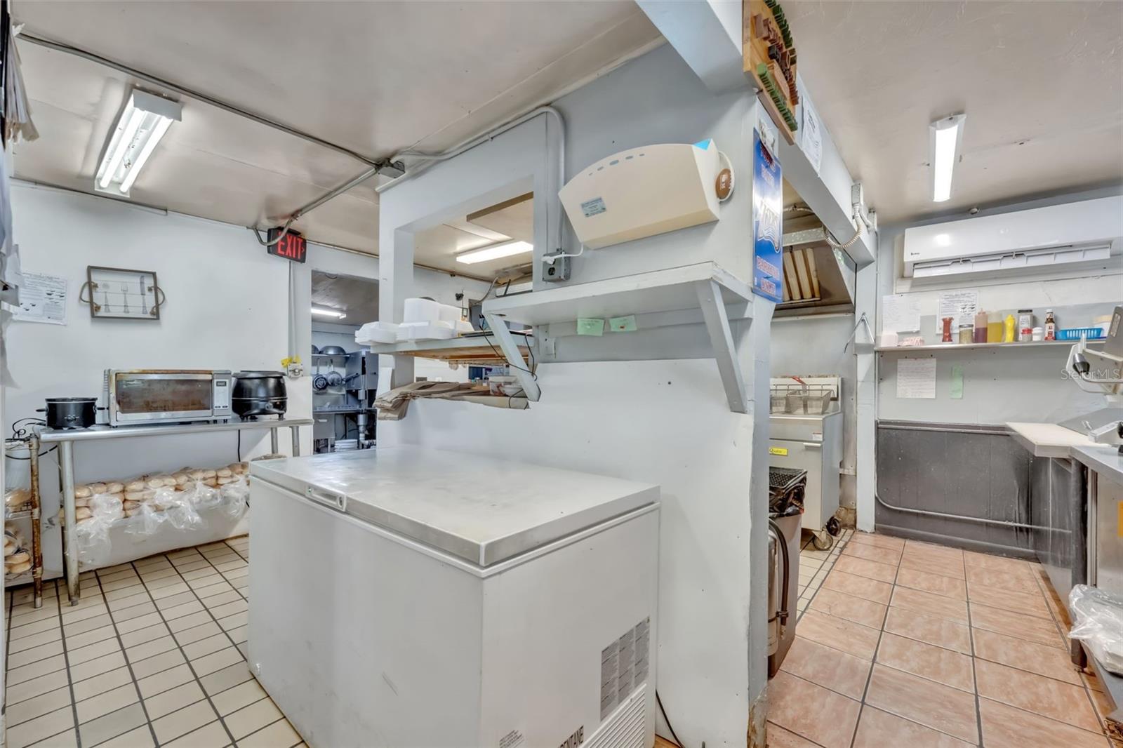 Image 24 of 72 For 2200 Volusia Avenue