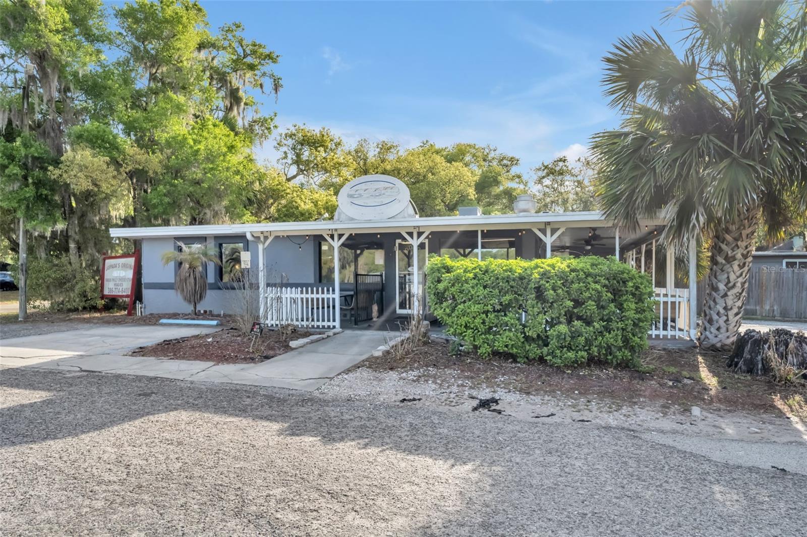 Image 3 of 72 For 2200 Volusia Avenue