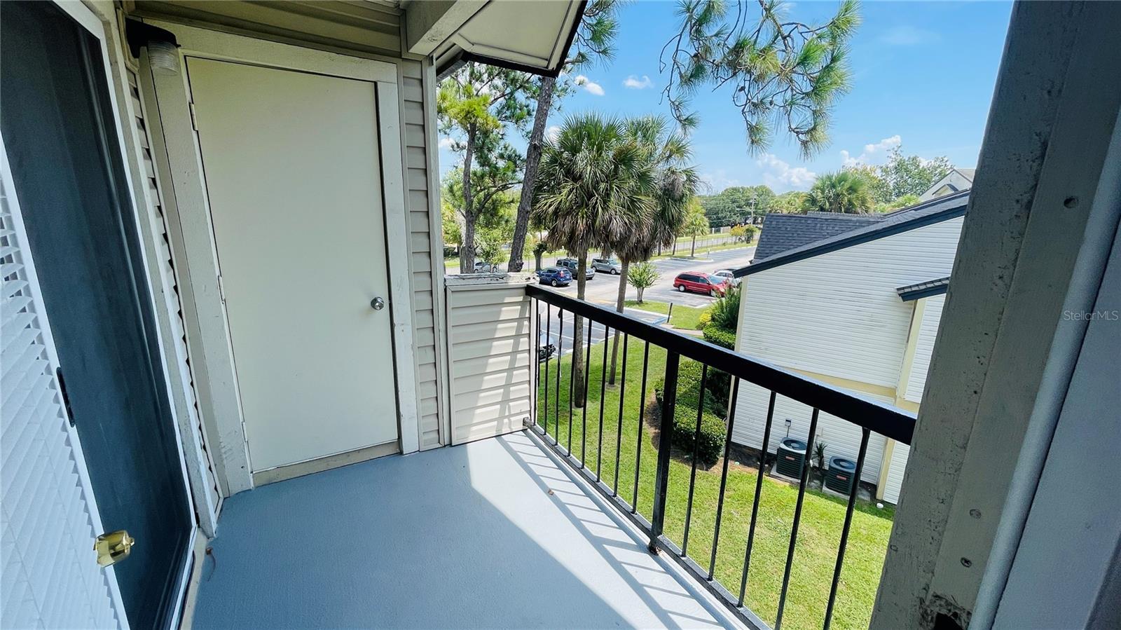 Image 7 of 22 For 1932 Lake Atriums Circle 74