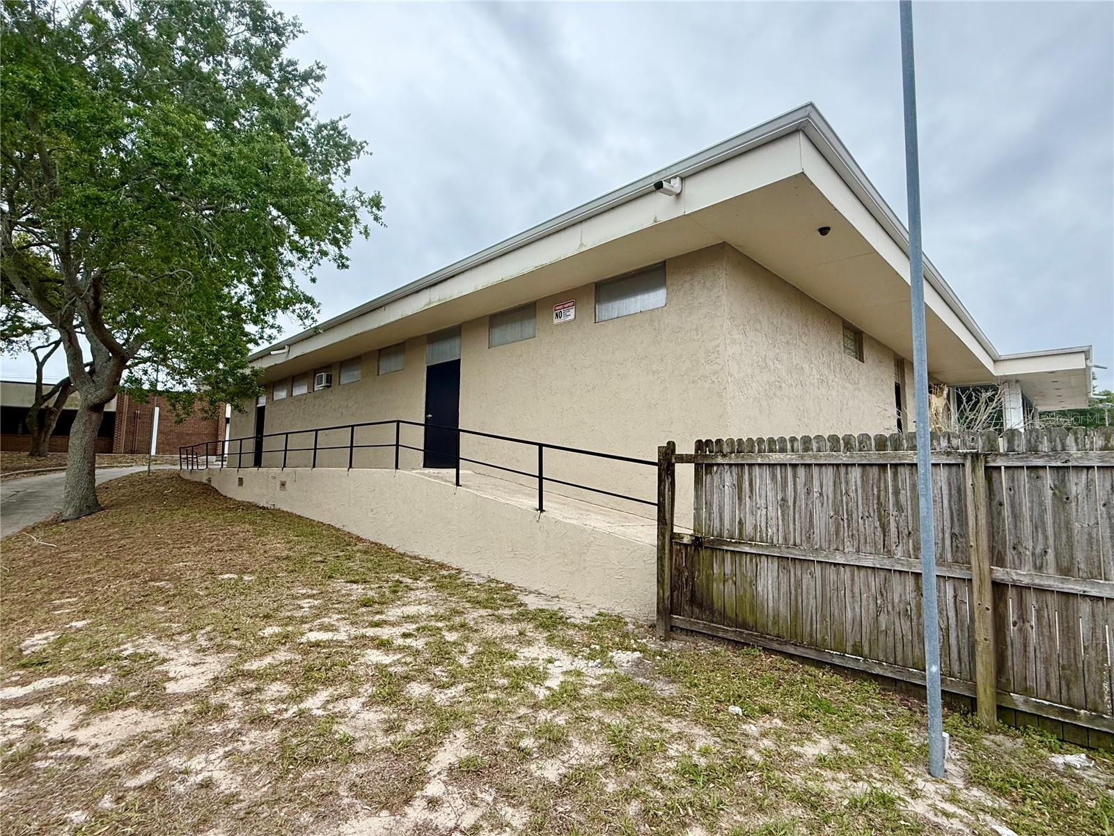 Image 11 of 71 For 220 Coral Sands Drive