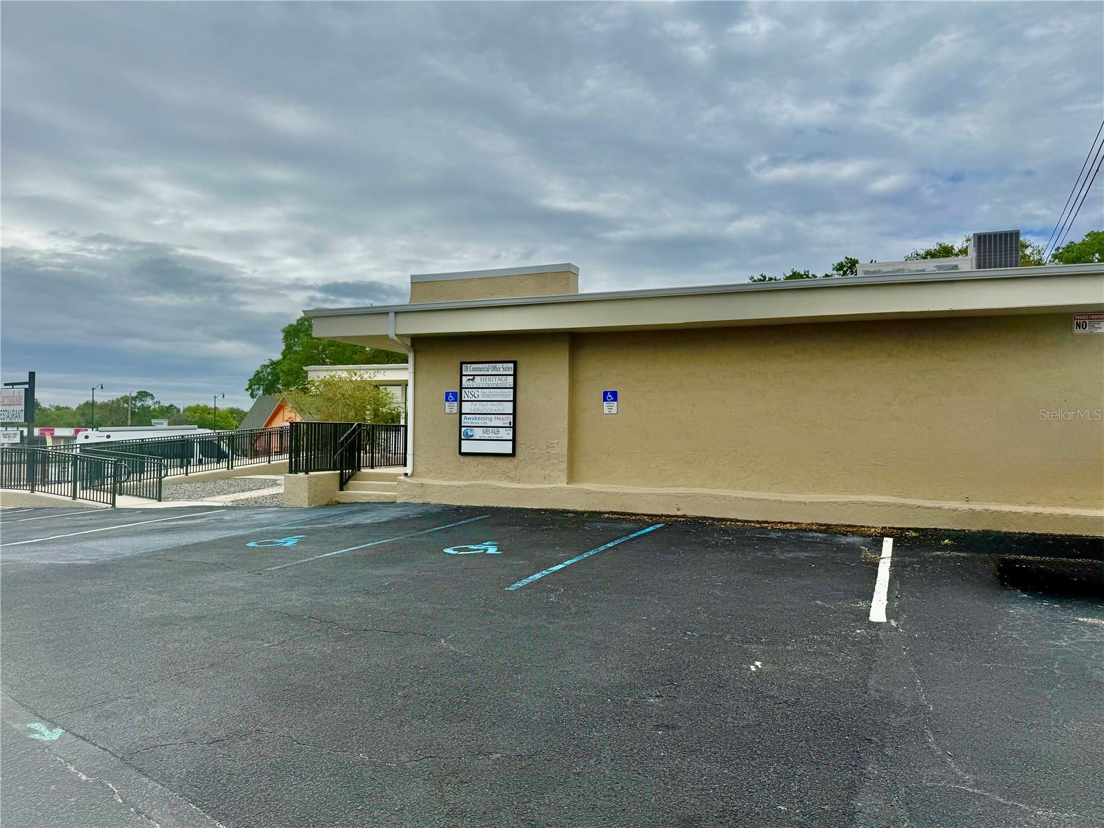 Image 6 of 71 For 220 Coral Sands Drive