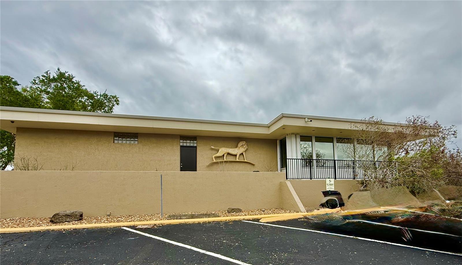 Image 8 of 71 For 220 Coral Sands Drive