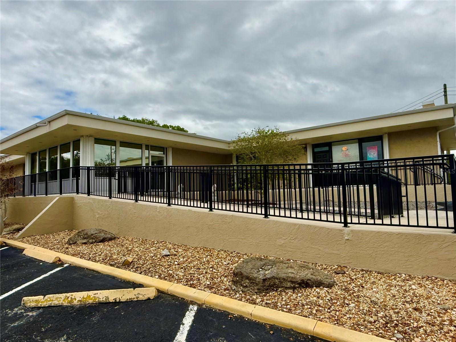 Image 9 of 71 For 220 Coral Sands Drive