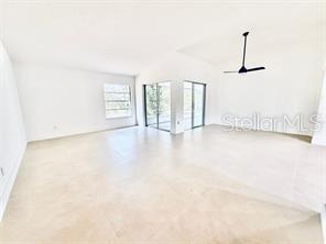 Image 6 of 13 For 10616 Leafy Way