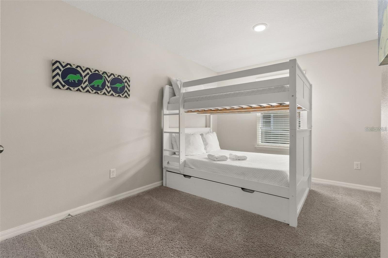Image 18 of 44 For 1594 Carey Palm Circle