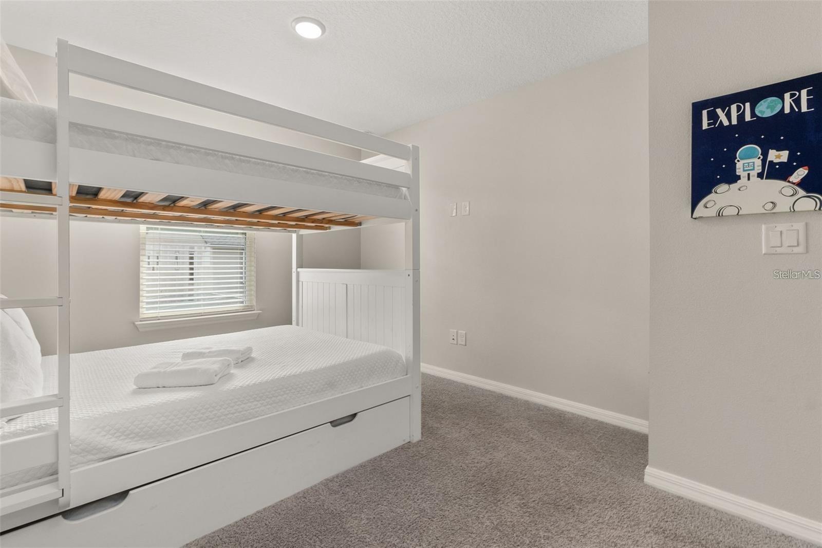 Image 19 of 44 For 1594 Carey Palm Circle
