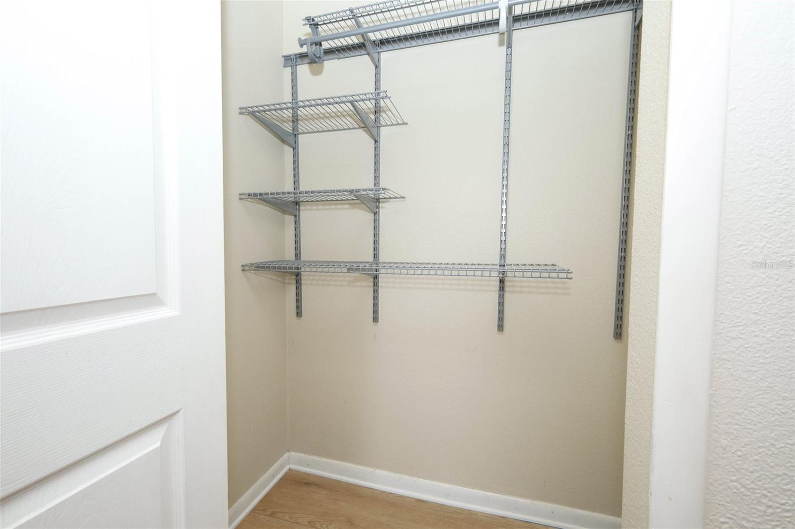 Image 15 of 35 For 420 Whitewing Circle