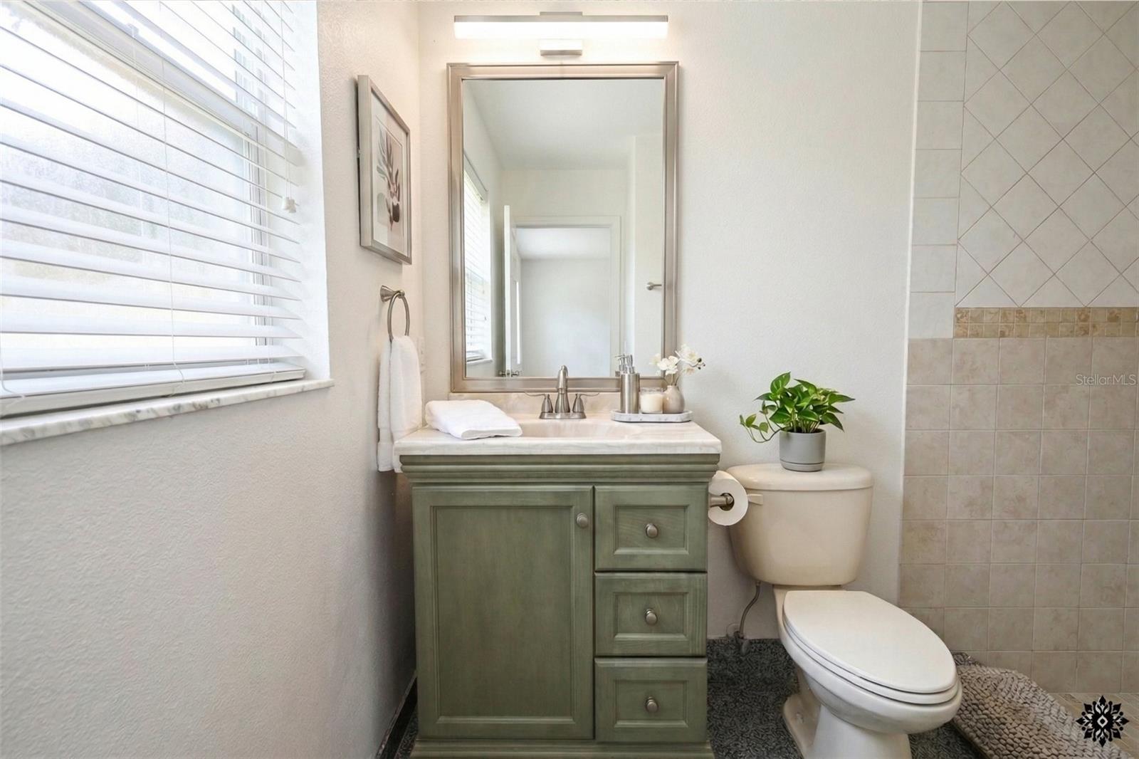 Image 17 of 35 For 420 Whitewing Circle