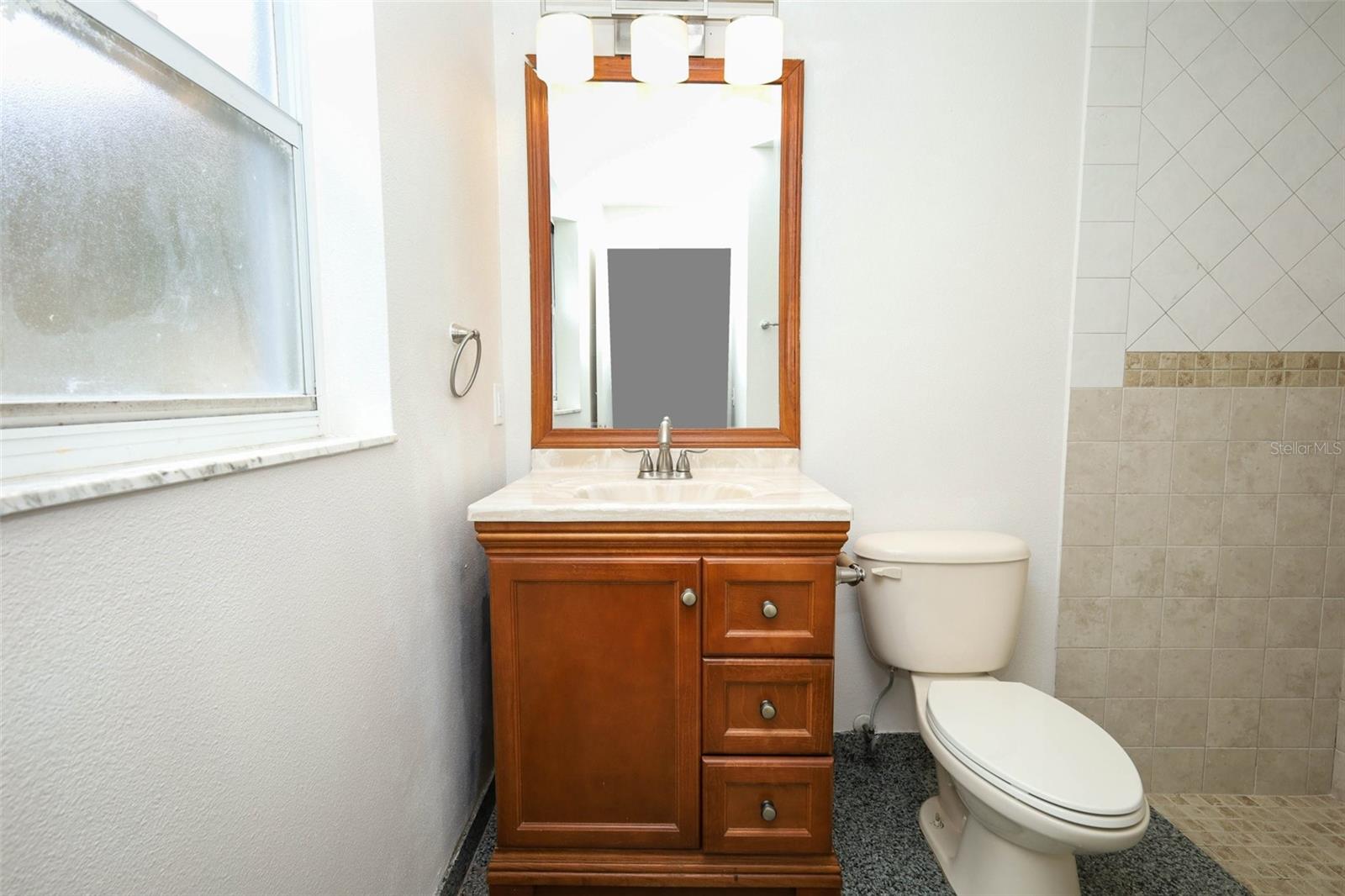 Image 18 of 35 For 420 Whitewing Circle