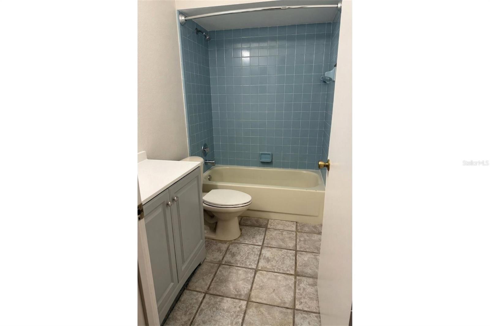 Image 26 of 35 For 420 Whitewing Circle