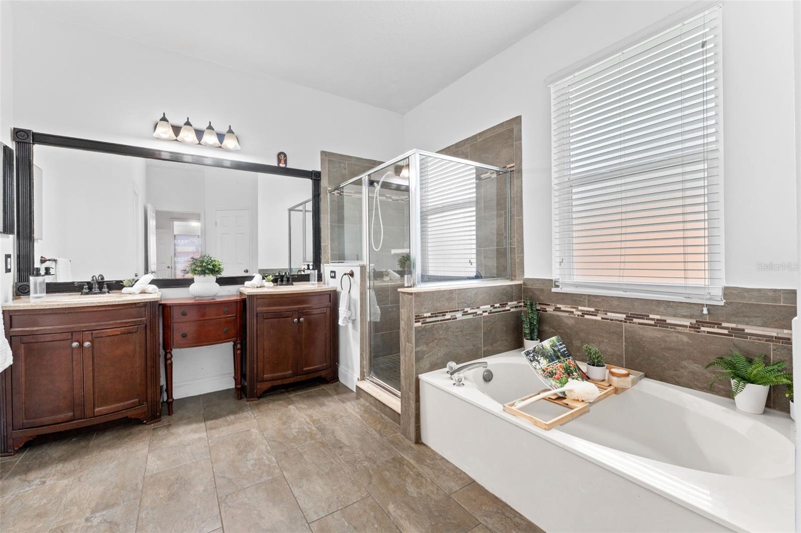 Image 16 of 39 For 1114 Ballyshannon Parkway