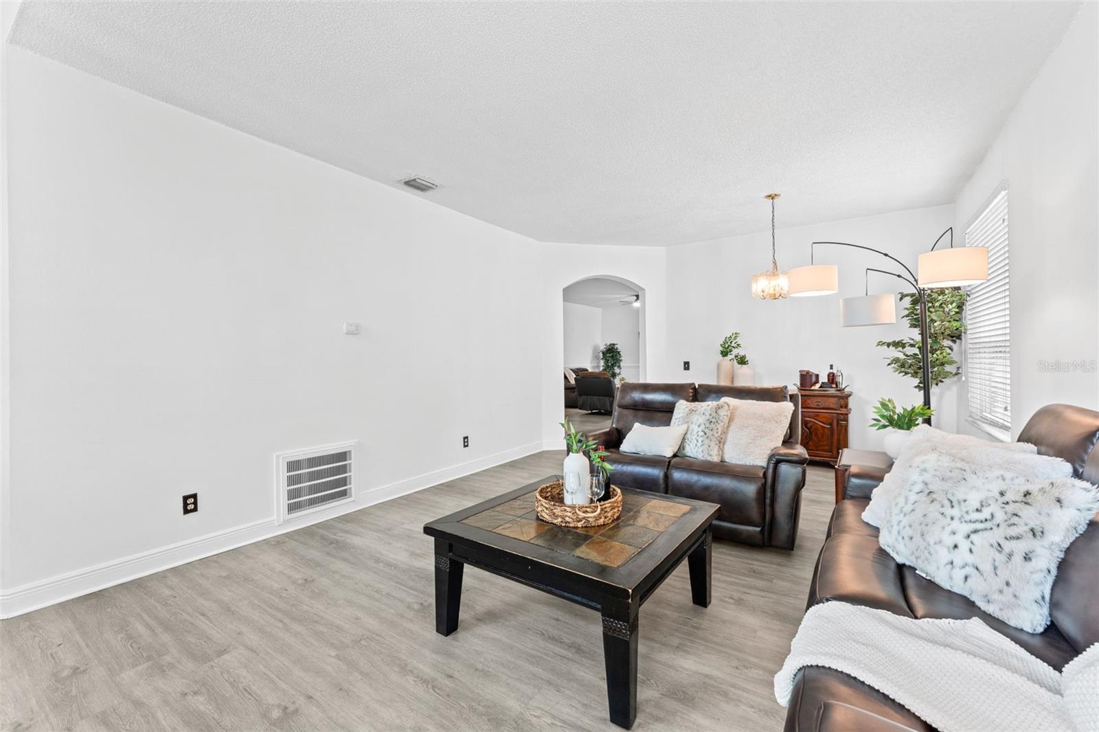 Image 4 of 39 For 1114 Ballyshannon Parkway