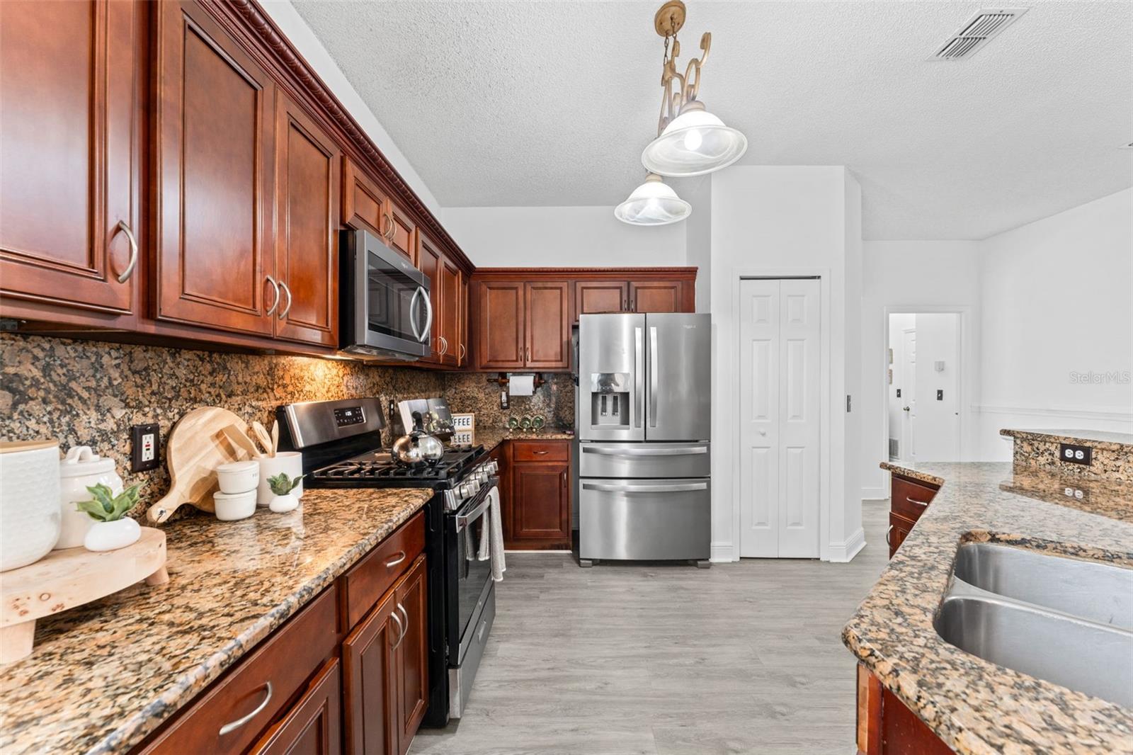 Image 8 of 39 For 1114 Ballyshannon Parkway