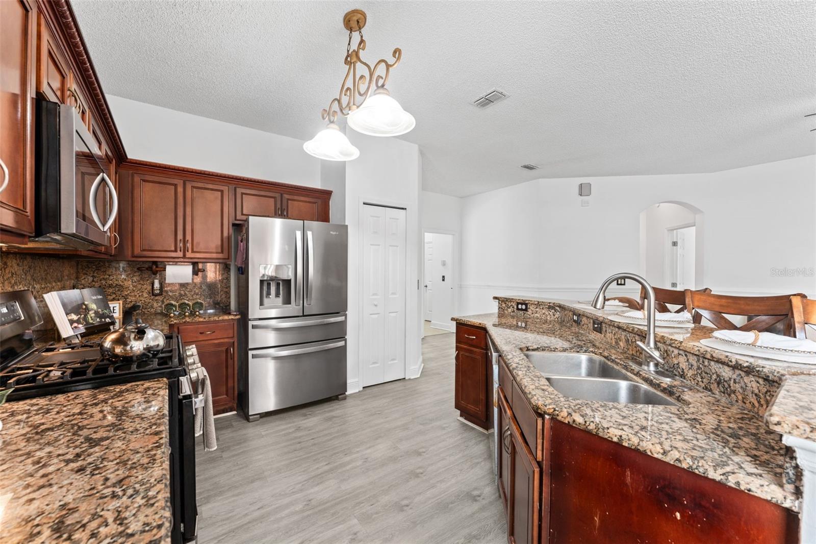 Image 9 of 39 For 1114 Ballyshannon Parkway