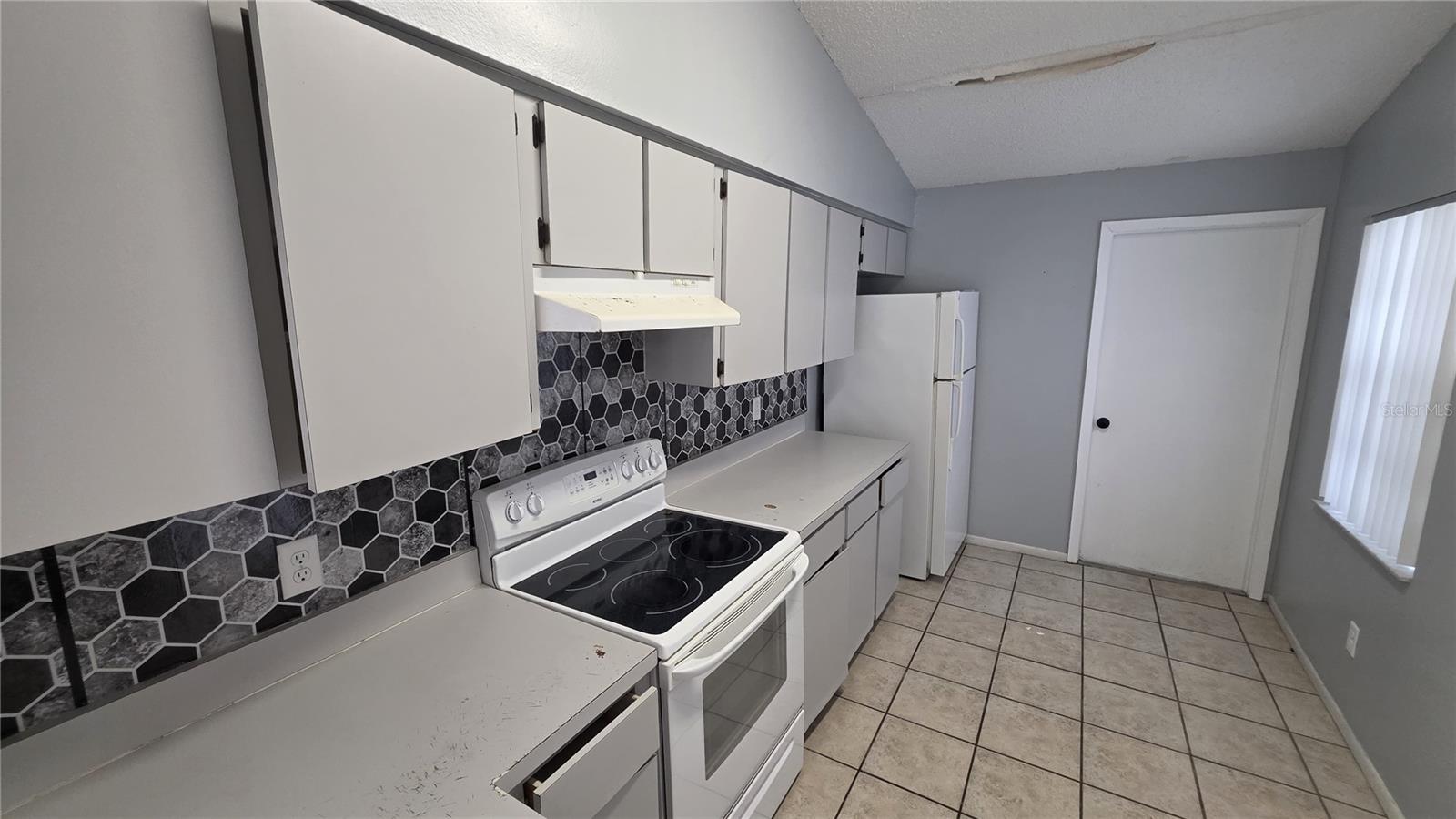 Image 6 of 17 For 126 Garden Cove Court