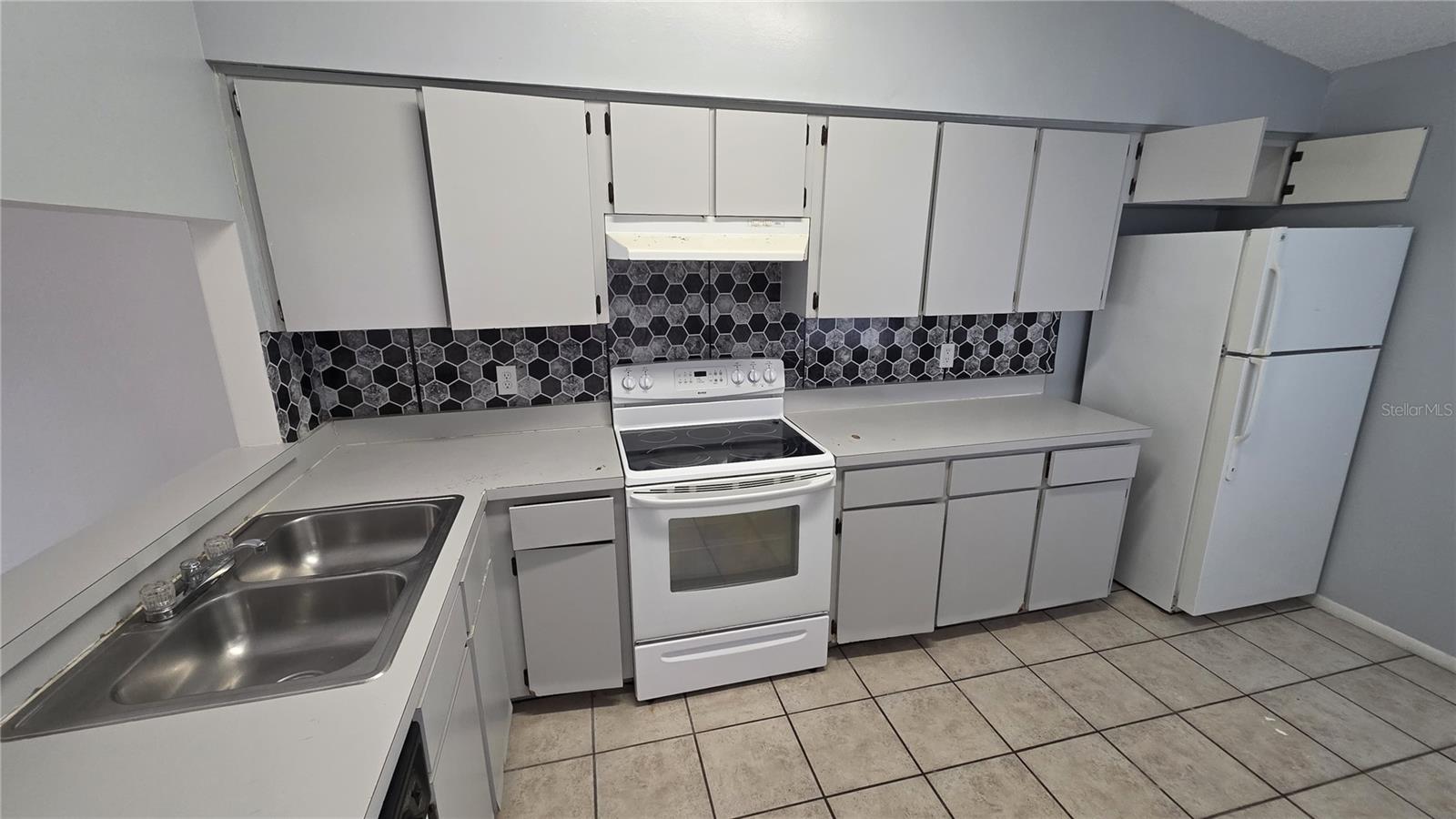 Image 7 of 17 For 126 Garden Cove Court