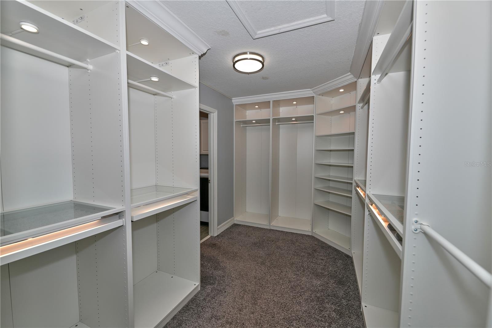 Image 30 of 56 For 2950 Bushmead Court