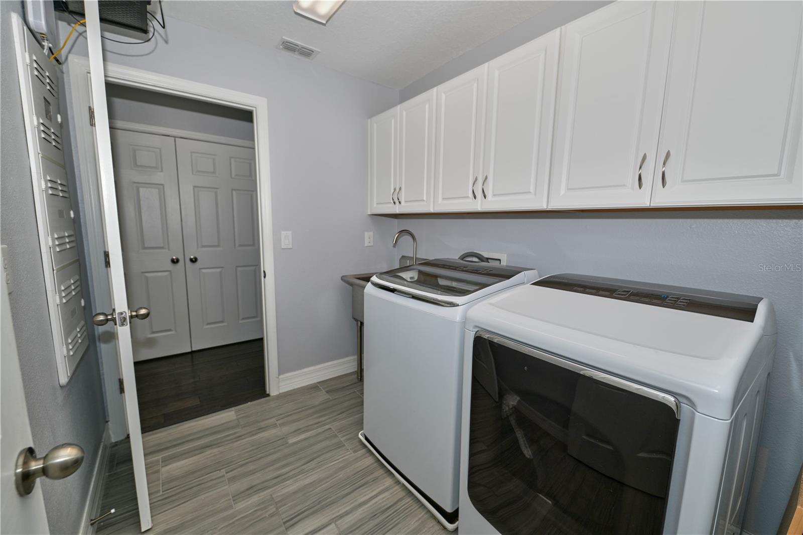 Image 32 of 56 For 2950 Bushmead Court