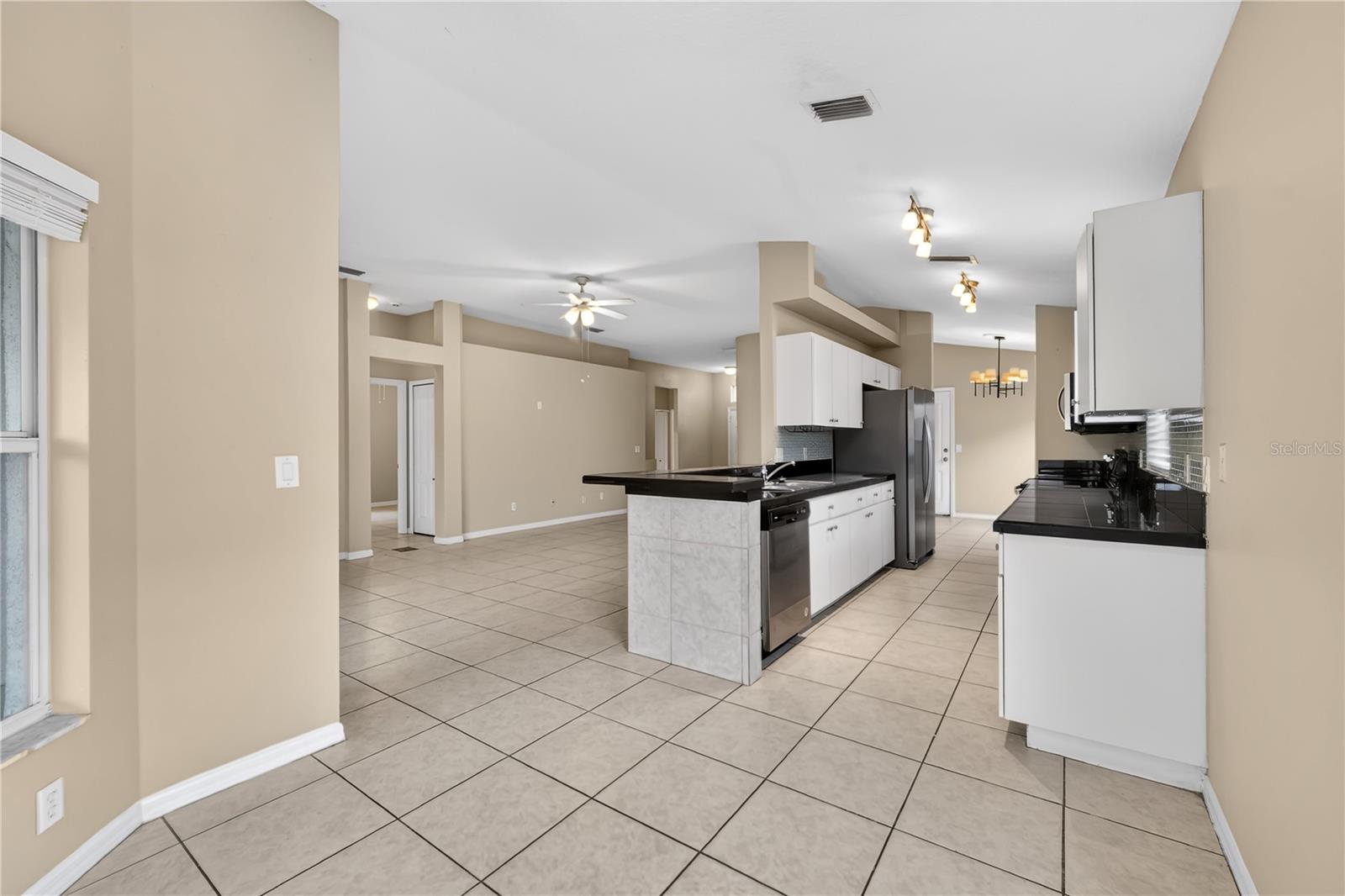 Listing photo id 9 for 1461 Lake Shore Ranch Drive